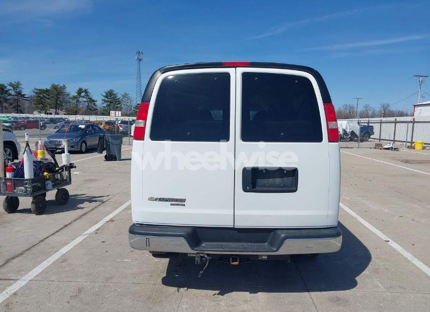 Photo 17 of 2015 Chevrolet Express 3500 LT (VIN 1GAZG1FGXF1186123)