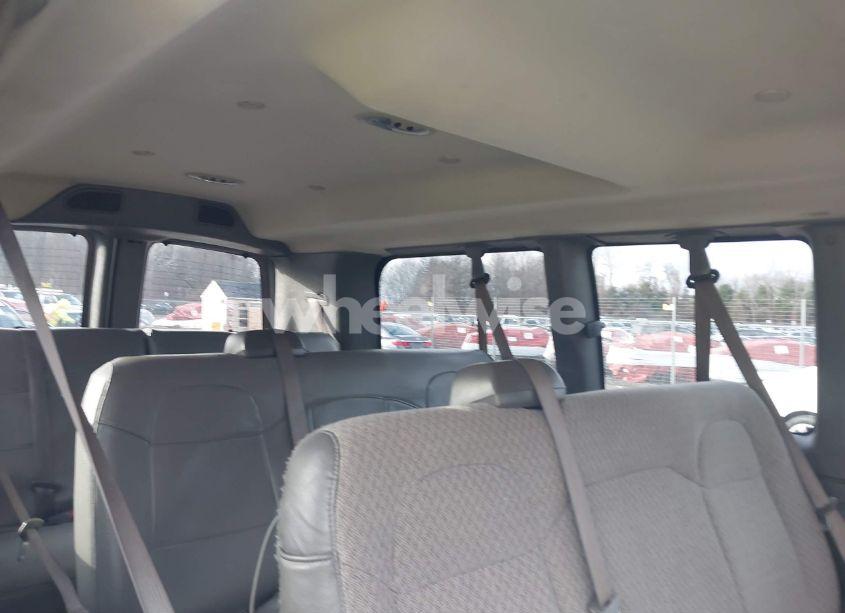 Photo 8 of 2018 Chevrolet Express 3500 LT (VIN 1GAZGMFG4J1168551)