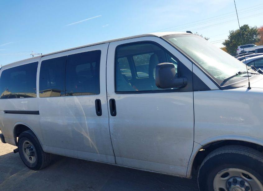 Photo 13 of 2016 Chevrolet Express 3500 LT (VIN 1GAZGMFG5G1264634)