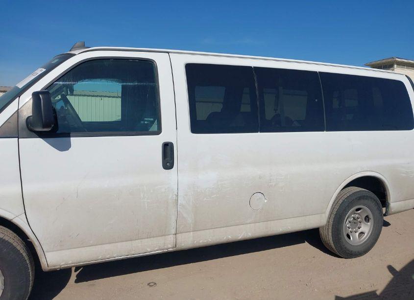 Photo 14 of 2016 Chevrolet Express 3500 LT (VIN 1GAZGMFG5G1264634)