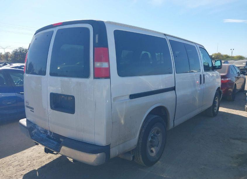 Photo 4 of 2016 Chevrolet Express 3500 LT (VIN 1GAZGMFG5G1264634)