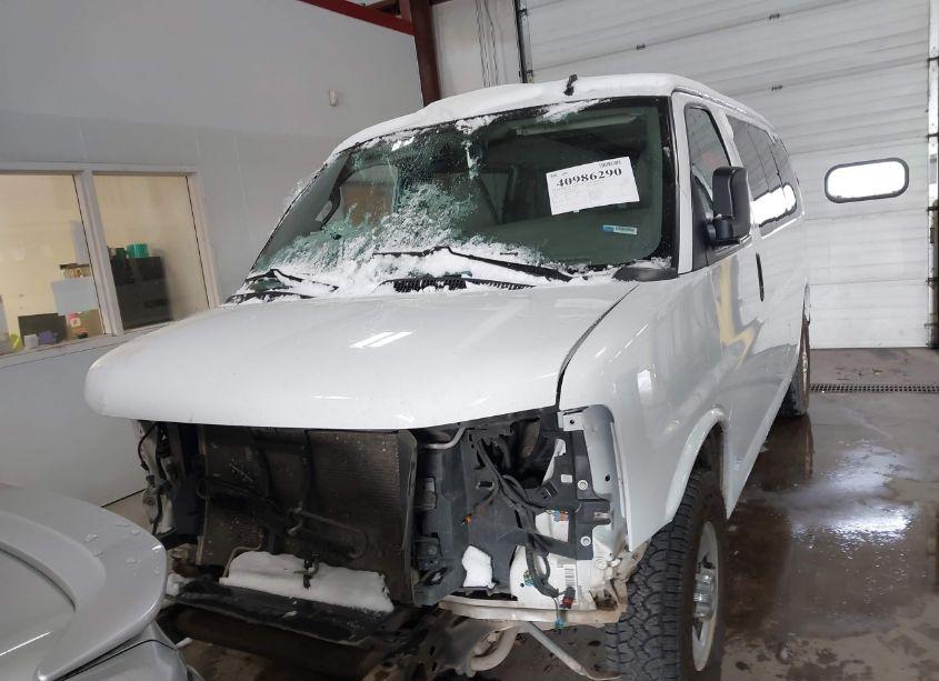 Photo 12 of 2017 Chevrolet Express 3500 LT (VIN 1GAZGMFG9H1190023)