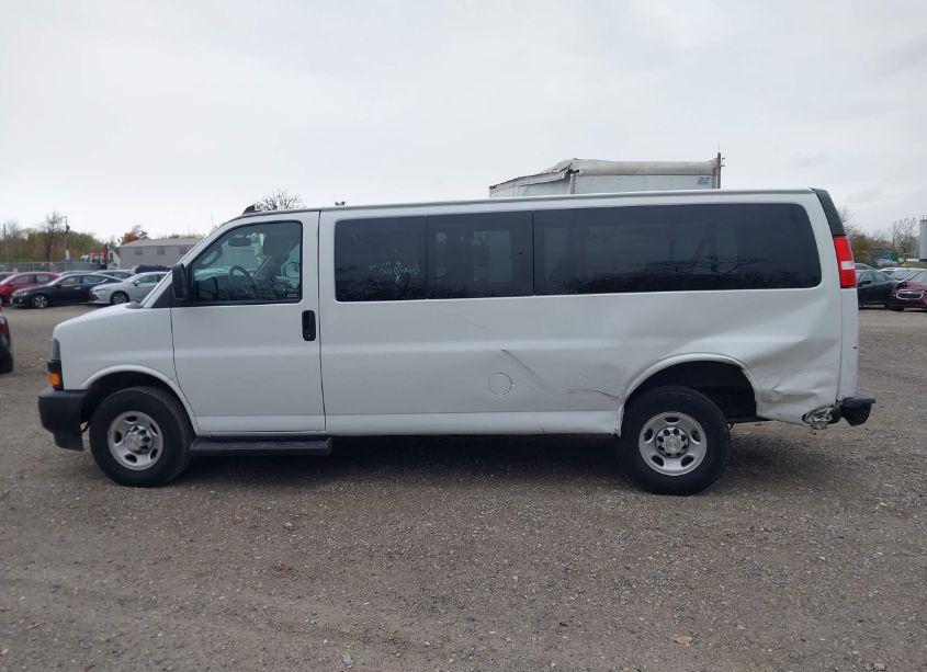 Photo 14 of 2022 Chevrolet Express PASSENGER RWD 3500 EXTENDED WHEELBASE LS (VIN 1GAZGNF79N1252845)