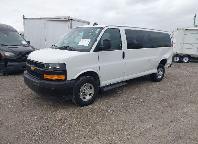 Photo 2 of 2022 Chevrolet Express PASSENGER RWD 3500 EXTENDED WHEELBASE LS (VIN 1GAZGNF79N1252845)