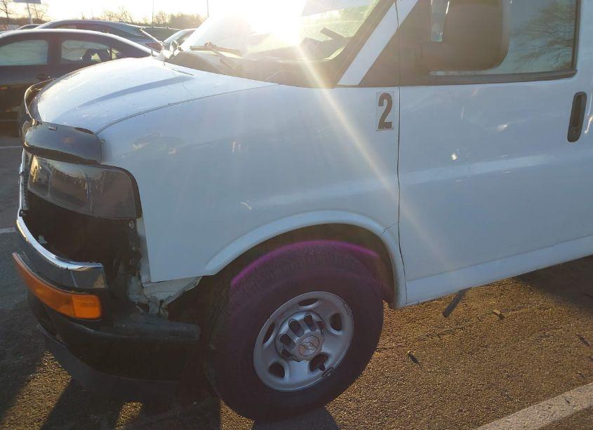 Photo 6 of 2017 Chevrolet Express 3500 LS (VIN 1GAZGNFF6H1158403)