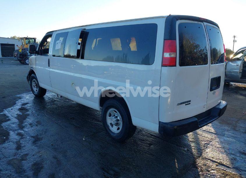 Photo 3 of 2016 Chevrolet Express 3500 LS (VIN 1GAZGNFFXG1182086)