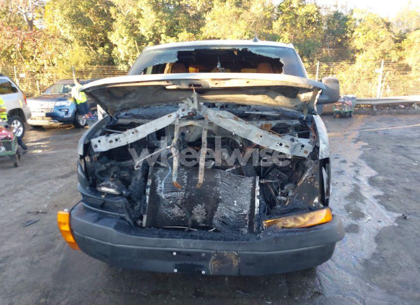 Photo 6 of 2016 Chevrolet Express 3500 LS (VIN 1GAZGNFFXG1182086)