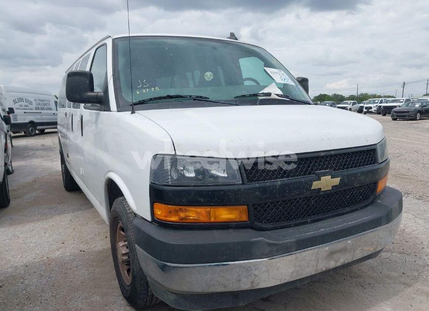2020 Chevrolet Express PASSENGER RWD 3500 EXTENDED WHEELBASE LS (VIN 1GAZGNFG0L1242492) main photo