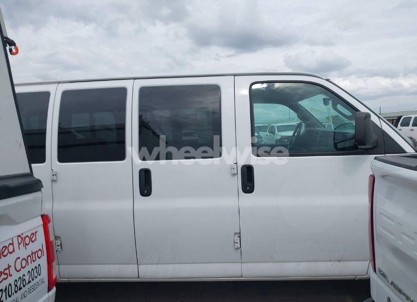 Photo 13 of 2020 Chevrolet Express PASSENGER RWD 3500 EXTENDED WHEELBASE LS (VIN 1GAZGNFG0L1242492)