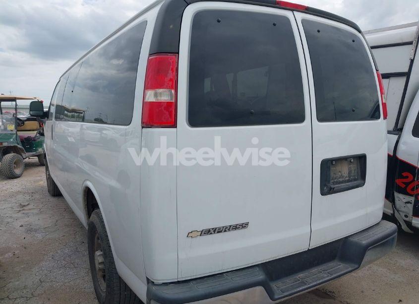 Photo 3 of 2020 Chevrolet Express PASSENGER RWD 3500 EXTENDED WHEELBASE LS (VIN 1GAZGNFG0L1242492)