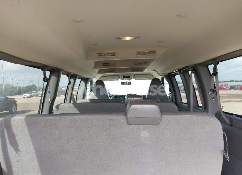Photo 8 of 2020 Chevrolet Express PASSENGER RWD 3500 EXTENDED WHEELBASE LS (VIN 1GAZGNFG0L1242492)