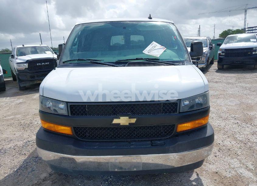 Photo 12 of 2020 Chevrolet Express PASSENGER RWD 3500 EXTENDED WHEELBASE LS (VIN 1GAZGNFG3L1241756)