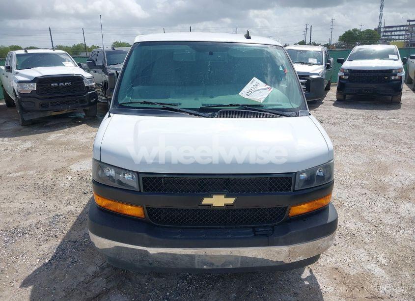 Photo 6 of 2020 Chevrolet Express PASSENGER RWD 3500 EXTENDED WHEELBASE LS (VIN 1GAZGNFG3L1241756)