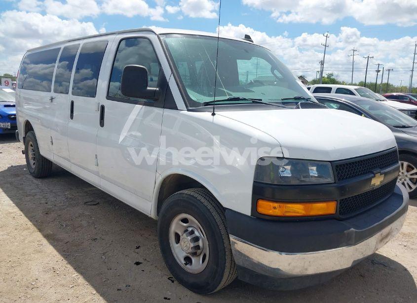 2020 Chevrolet Express PASSENGER RWD 3500 EXTENDED WHEELBASE LS (VIN 1GAZGNFG6L1242285) main photo