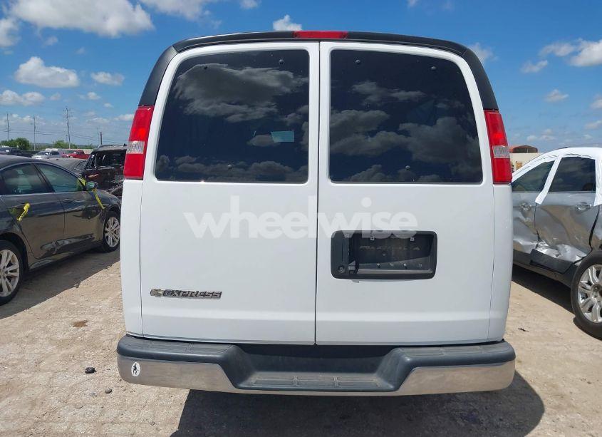 Photo 16 of 2020 Chevrolet Express PASSENGER RWD 3500 EXTENDED WHEELBASE LS (VIN 1GAZGNFG6L1242285)