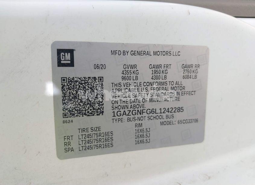 Photo 9 of 2020 Chevrolet Express PASSENGER RWD 3500 EXTENDED WHEELBASE LS (VIN 1GAZGNFG6L1242285)