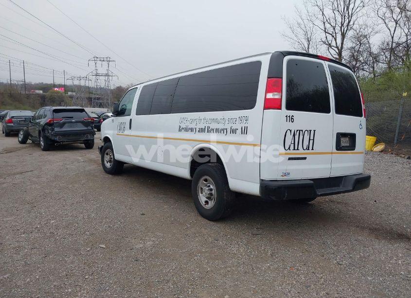 Photo 3 of 2023 Chevrolet Express PASSENGER RWD 3500 EXTENDED WHEELBASE LS (VIN 1GAZGNFP2P1137216)