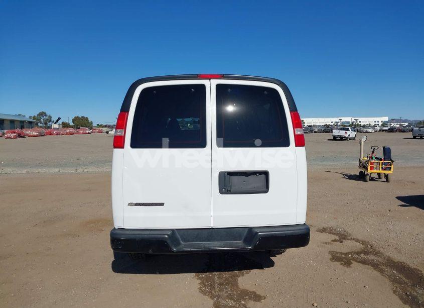 Photo 16 of 2019 Chevrolet Express 3500 LS (VIN 1GAZGNFP5K1278693)