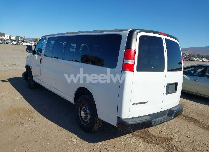 Photo 3 of 2019 Chevrolet Express 3500 LS (VIN 1GAZGNFP5K1278693)