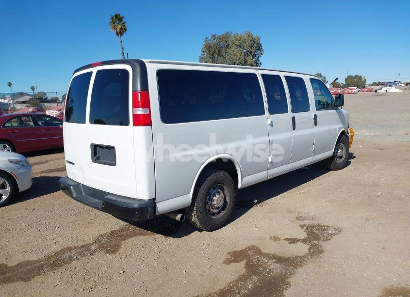 Photo 4 of 2019 Chevrolet Express 3500 LS (VIN 1GAZGNFP5K1278693)