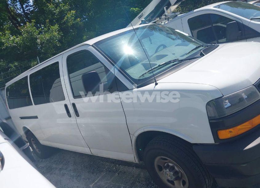 Photo 13 of 2023 Chevrolet Express PASSENGER RWD 3500 EXTENDED WHEELBASE LS (VIN 1GAZGNFP7P1133565)