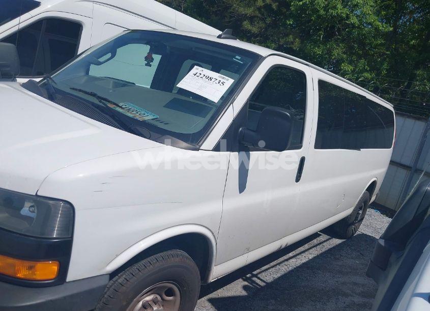 Photo 14 of 2023 Chevrolet Express PASSENGER RWD 3500 EXTENDED WHEELBASE LS (VIN 1GAZGNFP7P1133565)