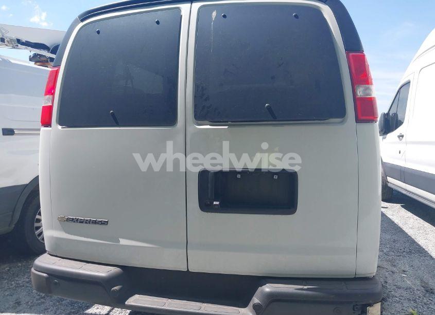Photo 16 of 2023 Chevrolet Express PASSENGER RWD 3500 EXTENDED WHEELBASE LS (VIN 1GAZGNFP7P1133565)