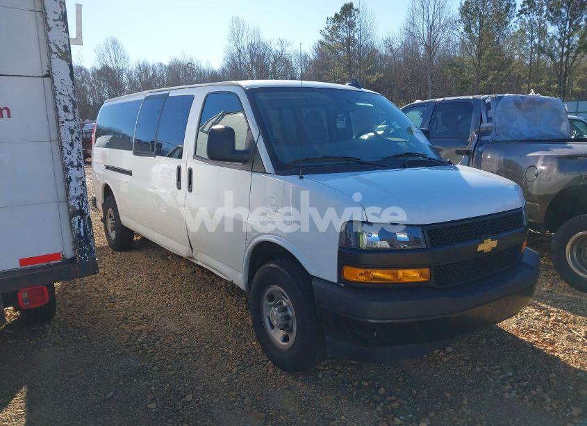 2023 Chevrolet Express PASSENGER RWD 3500 EXTENDED WHEELBASE LS (VIN 1GAZGNFP9P1114645) main photo