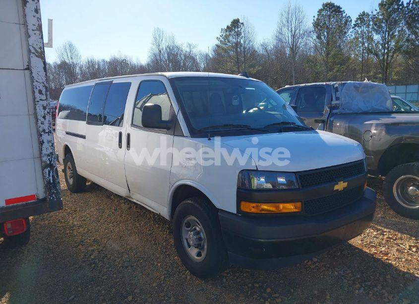 Photo 13 of 2023 Chevrolet Express PASSENGER RWD 3500 EXTENDED WHEELBASE LS (VIN 1GAZGNFP9P1114645)