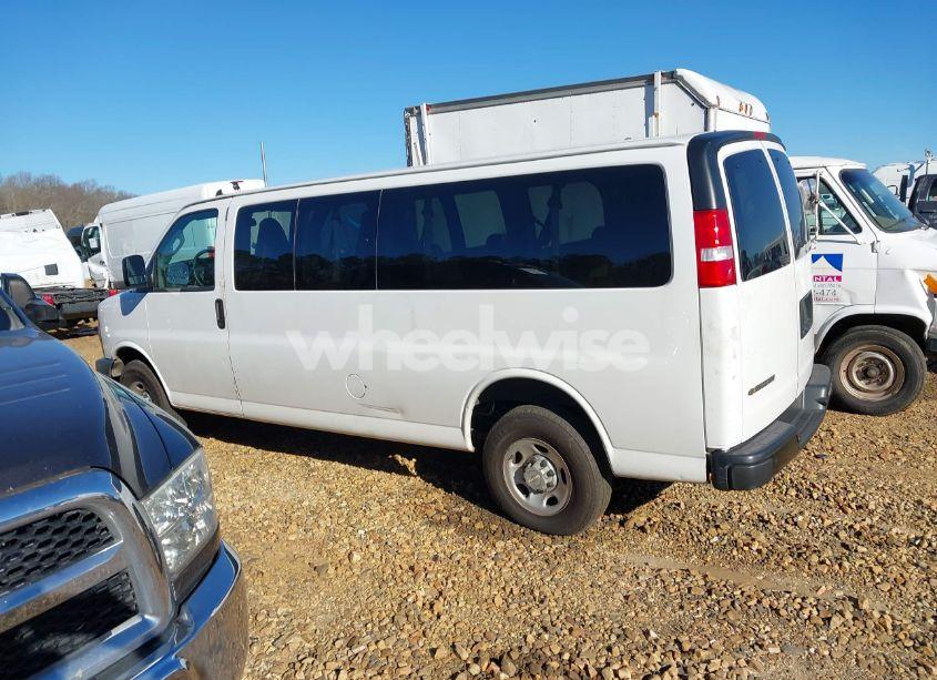 Photo 14 of 2023 Chevrolet Express PASSENGER RWD 3500 EXTENDED WHEELBASE LS (VIN 1GAZGNFP9P1114645)