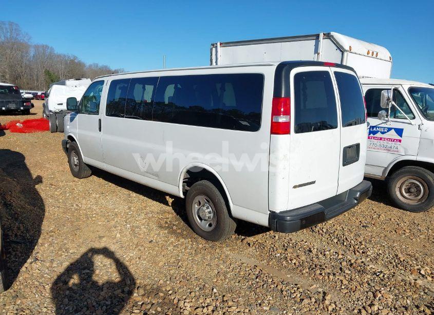 Photo 3 of 2023 Chevrolet Express PASSENGER RWD 3500 EXTENDED WHEELBASE LS (VIN 1GAZGNFP9P1114645)