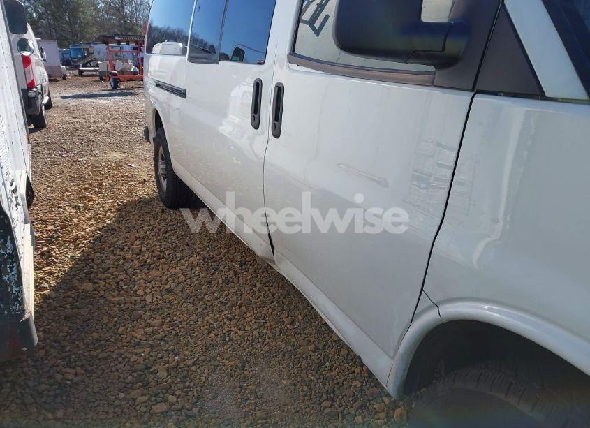 Photo 6 of 2023 Chevrolet Express PASSENGER RWD 3500 EXTENDED WHEELBASE LS (VIN 1GAZGNFP9P1114645)