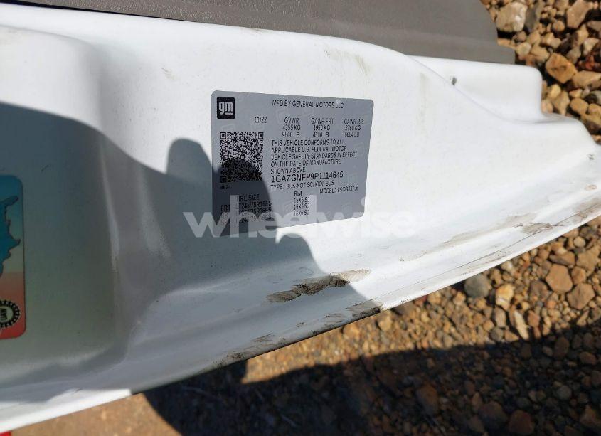 Photo 9 of 2023 Chevrolet Express PASSENGER RWD 3500 EXTENDED WHEELBASE LS (VIN 1GAZGNFP9P1114645)