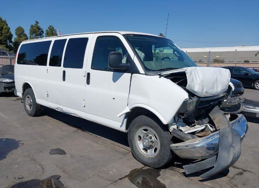 2017 Chevrolet Express 3500 LT (VIN 1GAZGPFF5H1239422) main photo