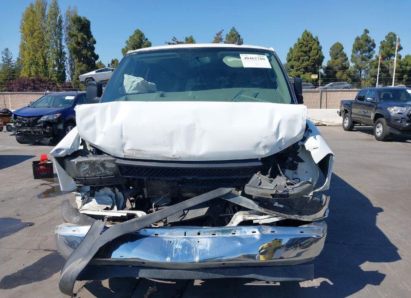 Photo 12 of 2017 Chevrolet Express 3500 LT (VIN 1GAZGPFF5H1239422)