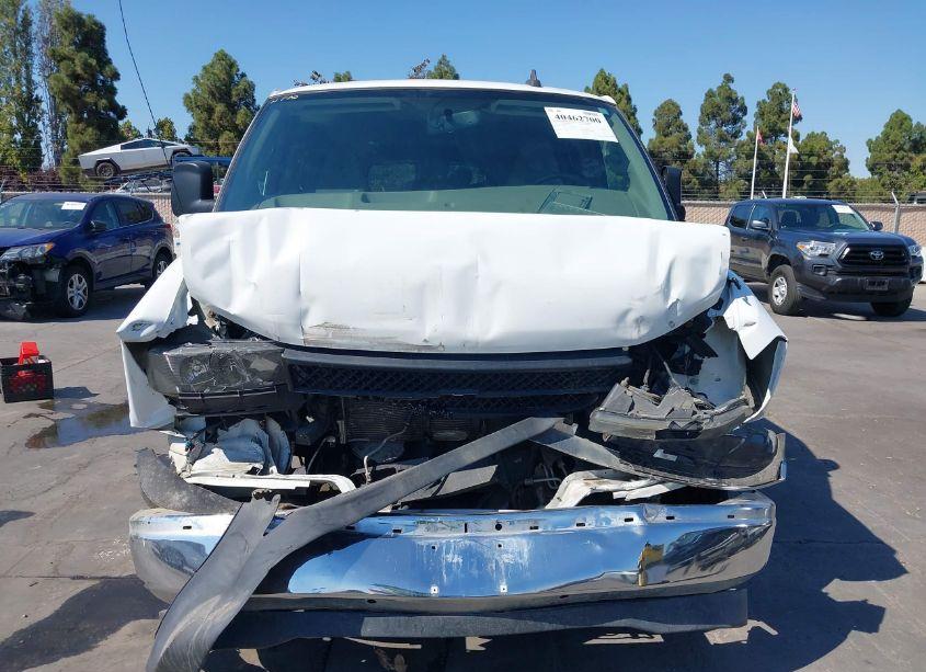 Photo 6 of 2017 Chevrolet Express 3500 LT (VIN 1GAZGPFF5H1239422)