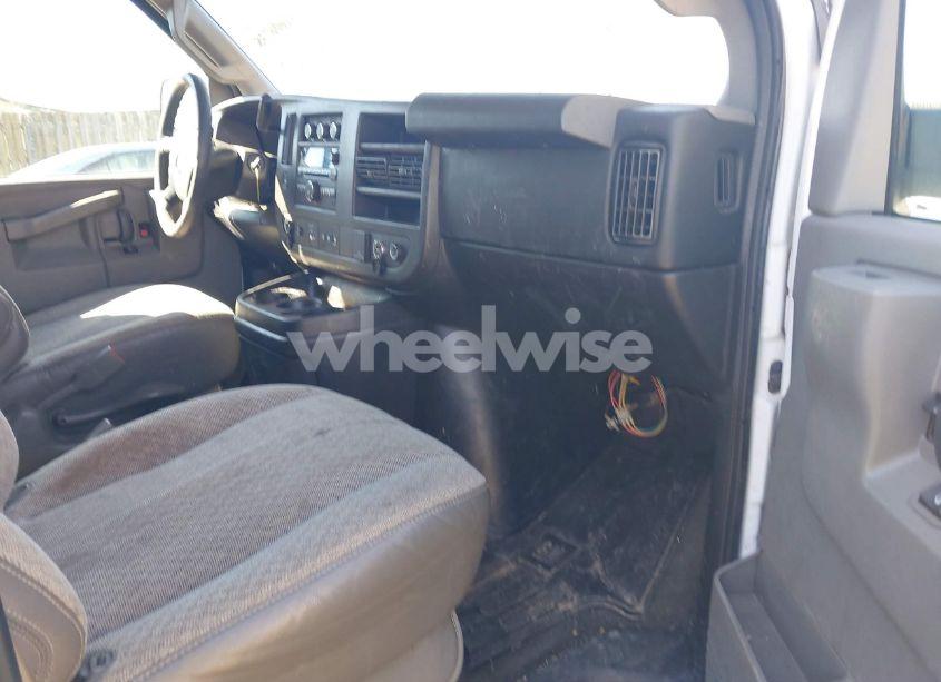 Photo 5 of 2016 Chevrolet Express 3500 LT (VIN 1GAZGPFG0G1189925)