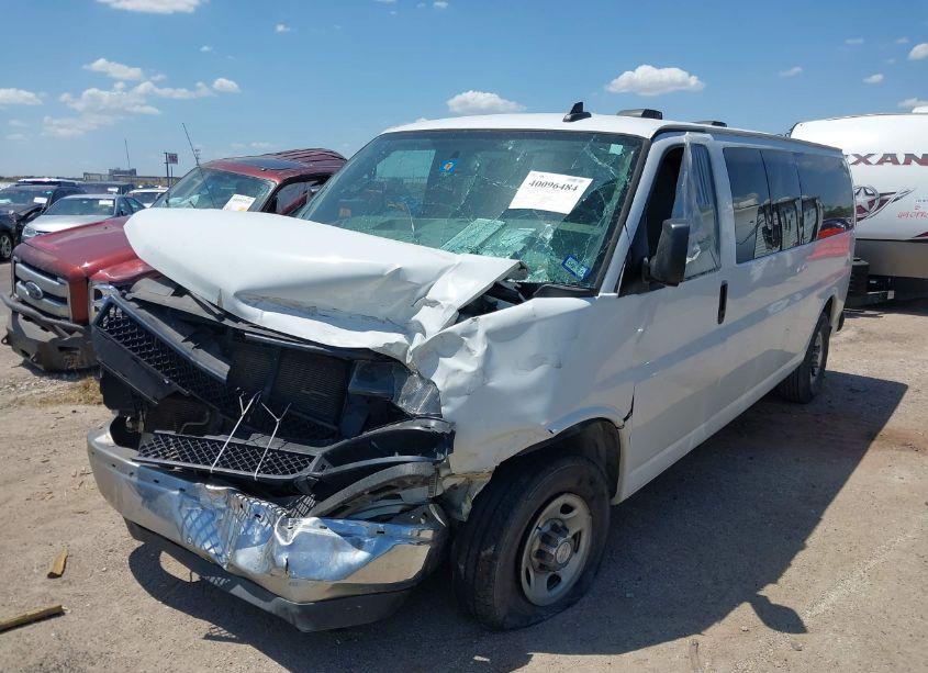 Photo 2 of 2018 Chevrolet Express 3500 LT (VIN 1GAZGPFG0J1216337)