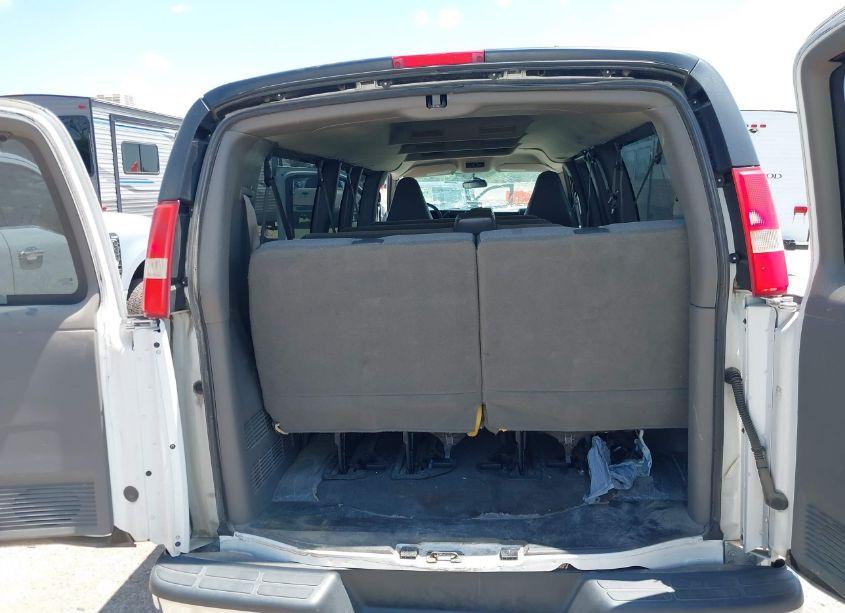 Photo 7 of 2018 Chevrolet Express 3500 LT (VIN 1GAZGPFG0J1216337)