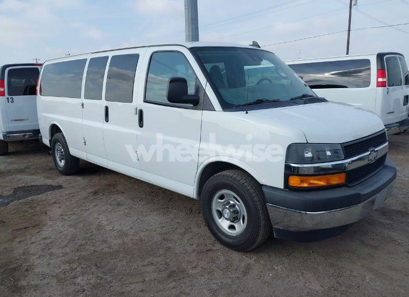 2019 Chevrolet Express 3500 LT (VIN 1GAZGPFG1K1330090) main photo