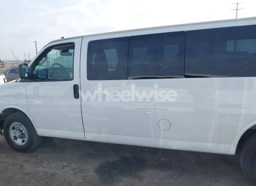 Photo 14 of 2019 Chevrolet Express 3500 LT (VIN 1GAZGPFG1K1330090)