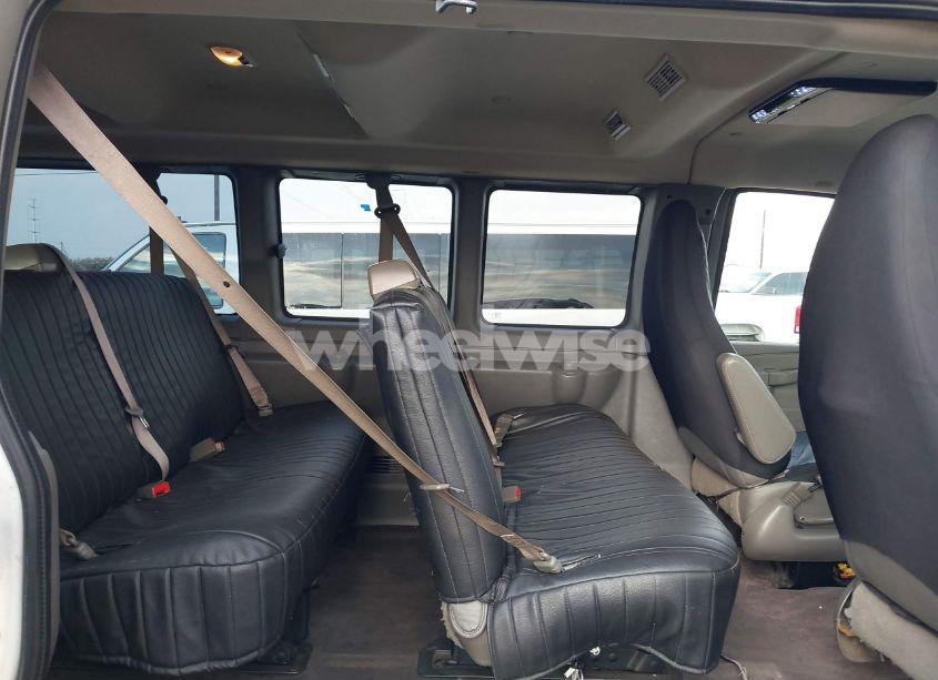 Photo 8 of 2019 Chevrolet Express 3500 LT (VIN 1GAZGPFG1K1330090)