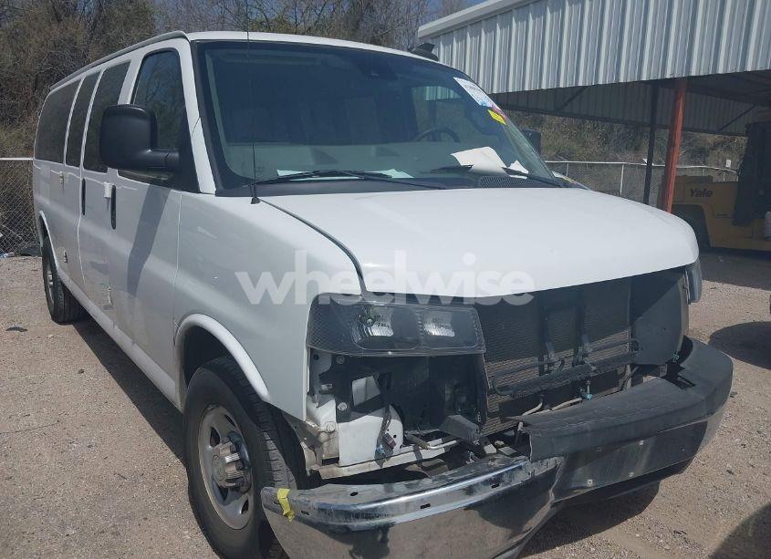 2020 Chevrolet Express PASSENGER RWD 3500 EXTENDED WHEELBASE LT (VIN 1GAZGPFG1L1201171) main photo