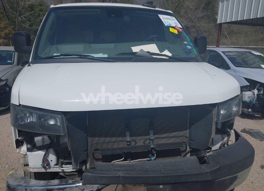 Photo 12 of 2020 Chevrolet Express PASSENGER RWD 3500 EXTENDED WHEELBASE LT (VIN 1GAZGPFG1L1201171)