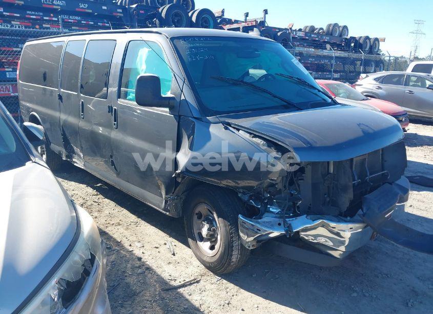 2017 Chevrolet Express 3500 LT (VIN 1GAZGPFG2H1130215) main photo