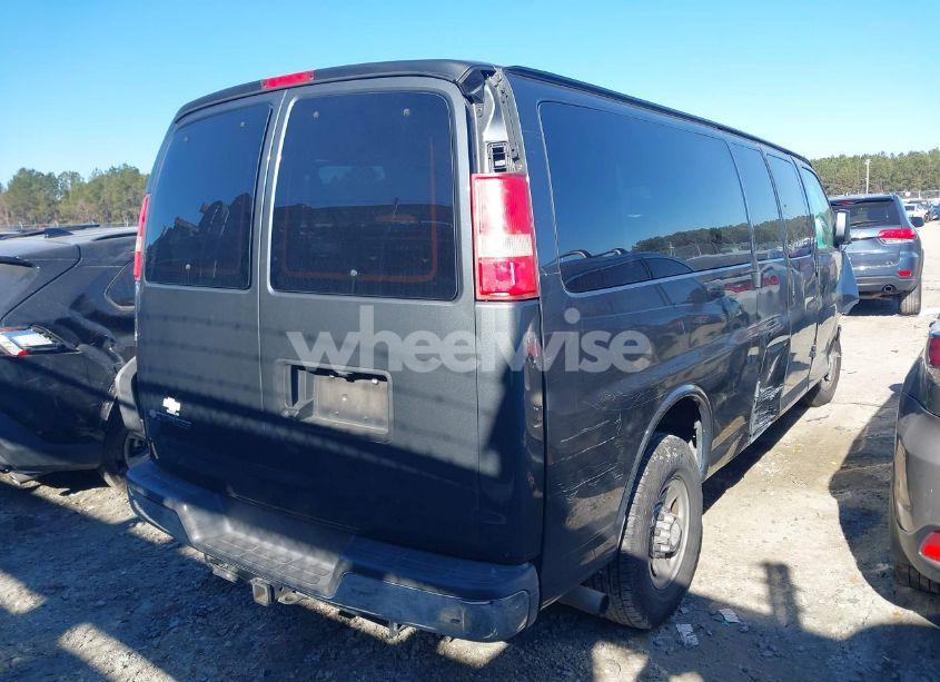 Photo 16 of 2017 Chevrolet Express 3500 LT (VIN 1GAZGPFG2H1130215)