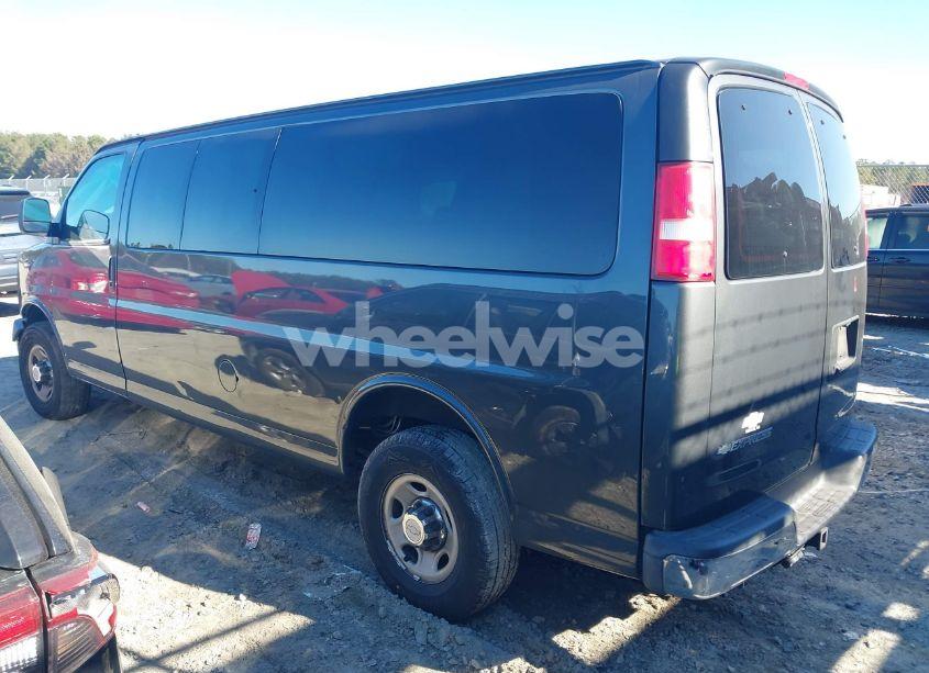 Photo 3 of 2017 Chevrolet Express 3500 LT (VIN 1GAZGPFG2H1130215)