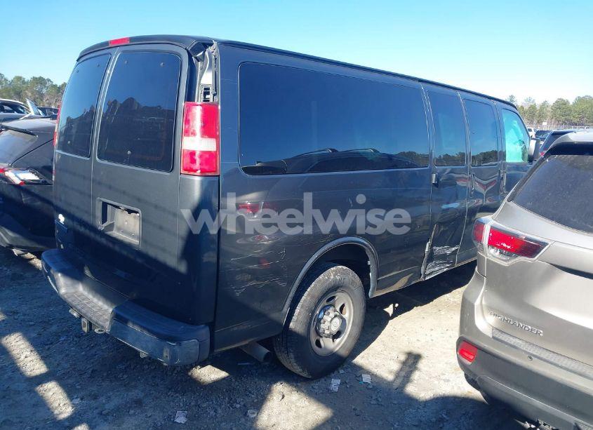 Photo 4 of 2017 Chevrolet Express 3500 LT (VIN 1GAZGPFG2H1130215)