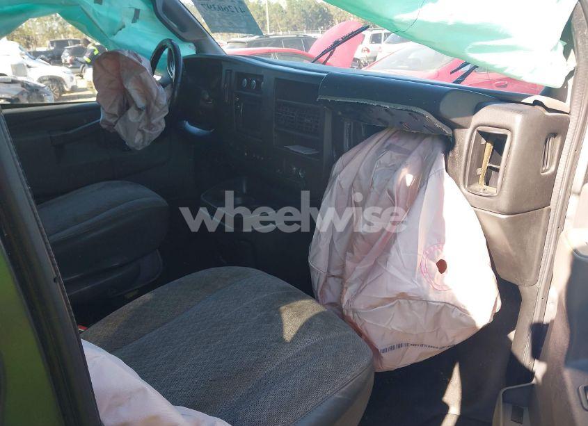 Photo 5 of 2017 Chevrolet Express 3500 LT (VIN 1GAZGPFG2H1130215)