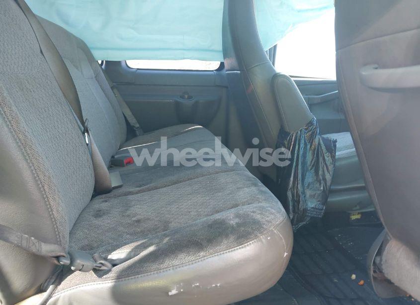 Photo 8 of 2017 Chevrolet Express 3500 LT (VIN 1GAZGPFG2H1130215)